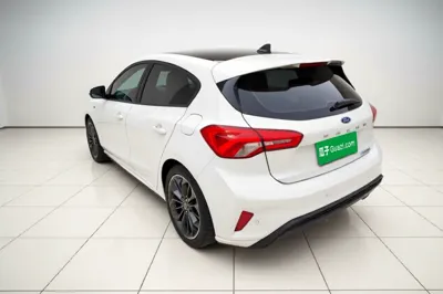 Ford Focus 2022, 32700 км, за 13642 USD