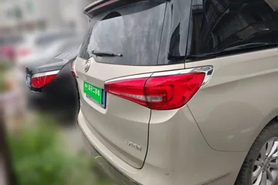 Buick GL8 2017, 102400 км, за 12887 USD