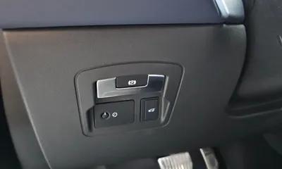 Land Rover Range Rover Velar 2018, 51284 км, за 25407.18 USD - фото 29