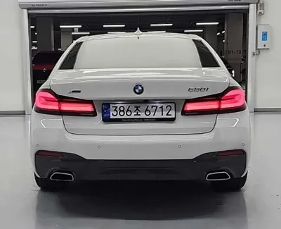 BMW 5-Series 2022, 30101 км, за 36560.01 USD