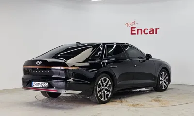 Hyundai Grandeur 2023, 47675 км, за 18688.54 USD