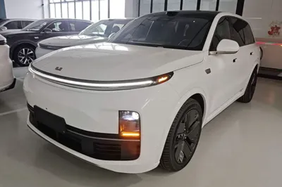 Li Auto L9 · 2025 год