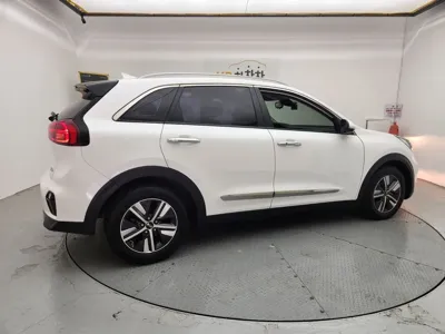 Kia Niro 2020, 60833 км, за 11567.96 USD