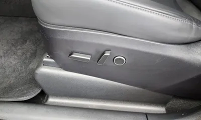 Tesla Model Y 2024, 44762 км, за 26191.41 USD - фото 31
