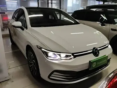Volkswagen Golf 2021, 42600 км, за 11463.25 USD