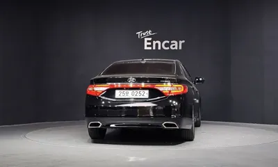 Hyundai Grandeur 2017, 135245 км, за 6188.93 USD