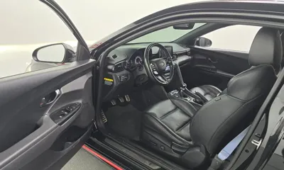 Hyundai Veloster 2019, 75662 км, за 8993.04 USD - фото 10