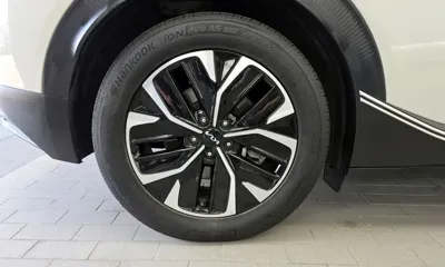 Kia EV6 2022, 52735 км, за 19776.23 USD