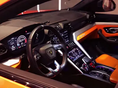 Lamborghini Urus 2019, 60000 км, за 248494.3 USD