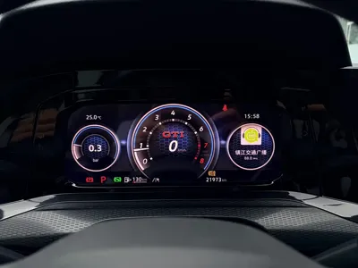 Volkswagen Golf GTI 2024, 21900 км, за 23071.95 USD