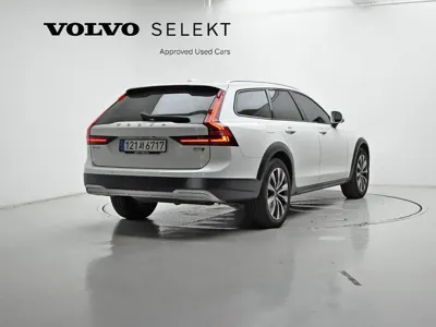Volvo V90 2024, 10684 км, за 37490.14 USD