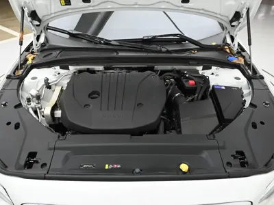 Volvo V90 2024, 10684 км, за 37490.14 USD - фото 6