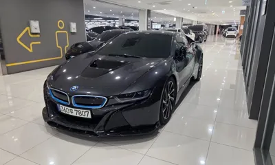 BMW i8 · 2016 год