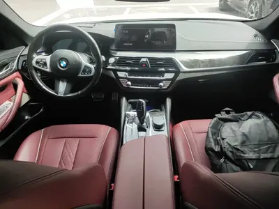 BMW 5 Series 2022, 68600 км, за 29619.79 USD - фото 16