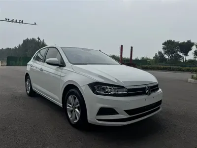 Volkswagen Polo 2023, 25000 км, за 7820.63 USD
