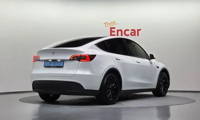 Tesla Model Y 2022, 28544 км, за 32178.37 USD - фото 2