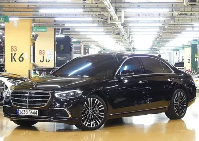 Mercedes-Benz S-Class · 2023 год