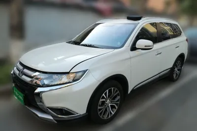 Mitsubishi Outlander · 2018 год