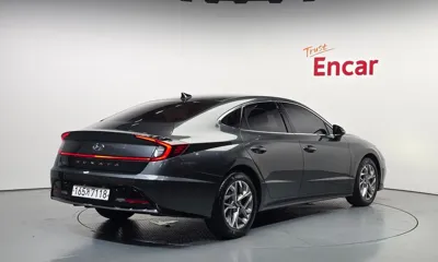 Hyundai Sonata 2022, 68675 км, за 10394.59 USD