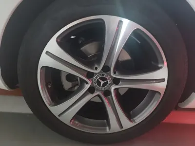Mercedes-Benz E-Class 2019, 39500 км, за 25289.01 USD
