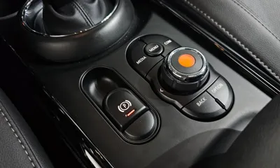 MINI Clubman 2022, 57691 км, за 12806.34 USD - фото 29
