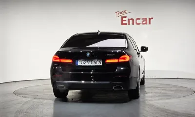 BMW 5-Series 2023, 42166 км, за 24172.17 USD