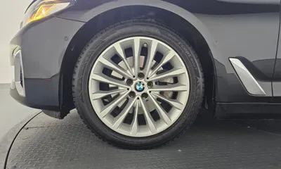 BMW 5-Series 2023, 42166 км, за 24172.17 USD