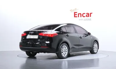 Kia K3 2015, 98123 км, за 2822.63 USD