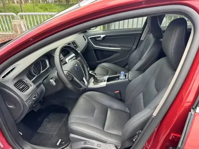 Volvo V60 2016, 138100 км, за 7497.73 USD - фото 13