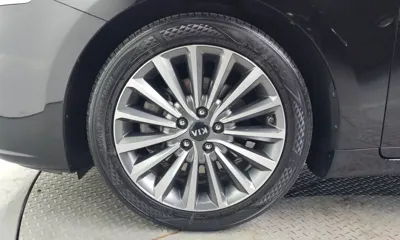 Kia K7 2017, 127293 км, за 7591.67 USD