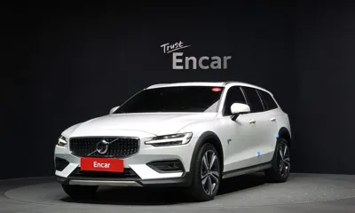 Volvo V60 · 2021 год