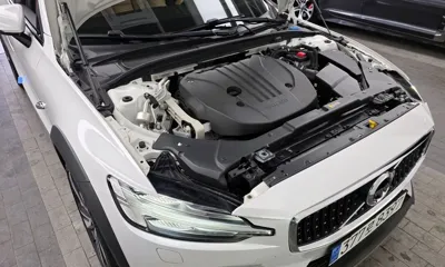 Volvo V60 2021, 42636 км, за 23419.22 USD - фото 6