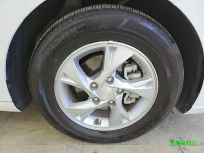 Hyundai Avante 2021, 24000 км, за 10939.63 USD