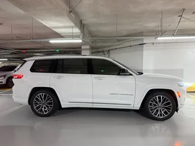 Jeep Cherokee 2023, 50000 км, за 39524.14 USD