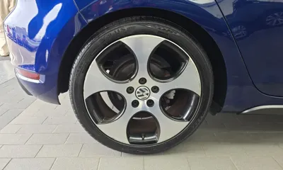 Volkswagen Golf 2011, 378173 км, за 2736.16 USD