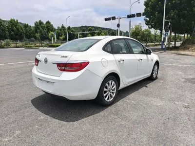 Buick Excelle 2015, 130000 км, за 1533.19 USD