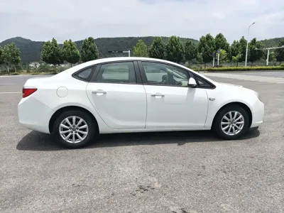 Buick Excelle 2015, 130000 км, за 1533.19 USD