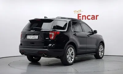 Ford Explorer 2018, 107028 км, за 10401.09 USD