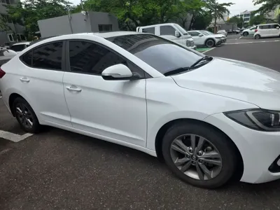 Hyundai Avante 2017, 136000 км, за 4647.99 USD
