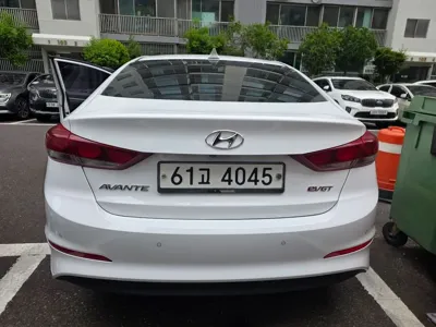 Hyundai Avante 2017, 136000 км, за 4647.99 USD