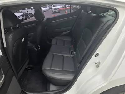 Hyundai Avante 2017, 136000 км, за 4647.99 USD - фото 9