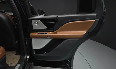 Lincoln Aviator 2021, 123121 км, за 18084.85 USD - фото 25