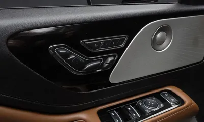 Lincoln Aviator 2021, 123121 км, за 18084.85 USD - фото 31