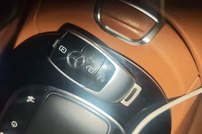 Mercedes-Benz E-Class 2021, 57400 км, за 40935 USD - фото 23