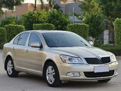 Skoda Octavia 2014, 130000 км, за 2465.01 USD