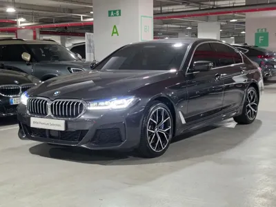 BMW 5-Series · 2021 год