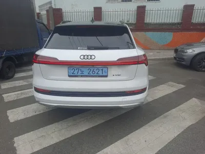 Audi e-tron 2022, 87346 км, за 28882.76 USD - фото 9