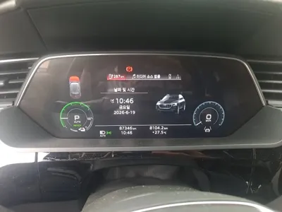 Audi e-tron 2022, 87346 км, за 28882.76 USD - фото 17