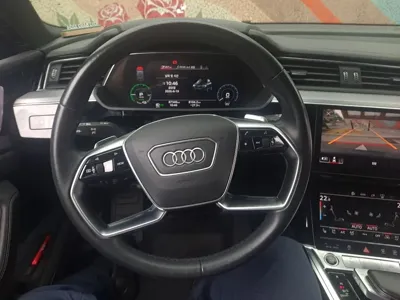Audi e-tron 2022, 87346 км, за 28882.76 USD - фото 18