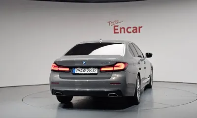 BMW 5-Series 2022, 76982 км, за 22671.02 USD